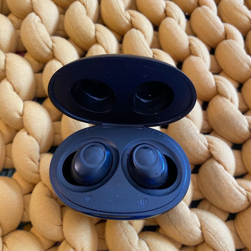 Black Wireless Earbuds with Charging Case